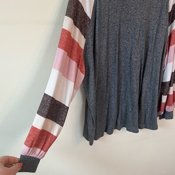 Maurices Plus Size Gray Striped Sleeve Mixer Tee size 4x - Picture 3 of 5